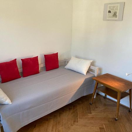 Charmant 2 pièces avec parking privé Lausana Exterior foto