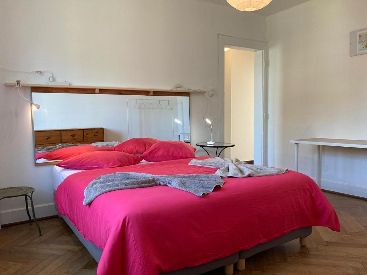 Charmant 2 pièces avec parking privé Lausana Exterior foto