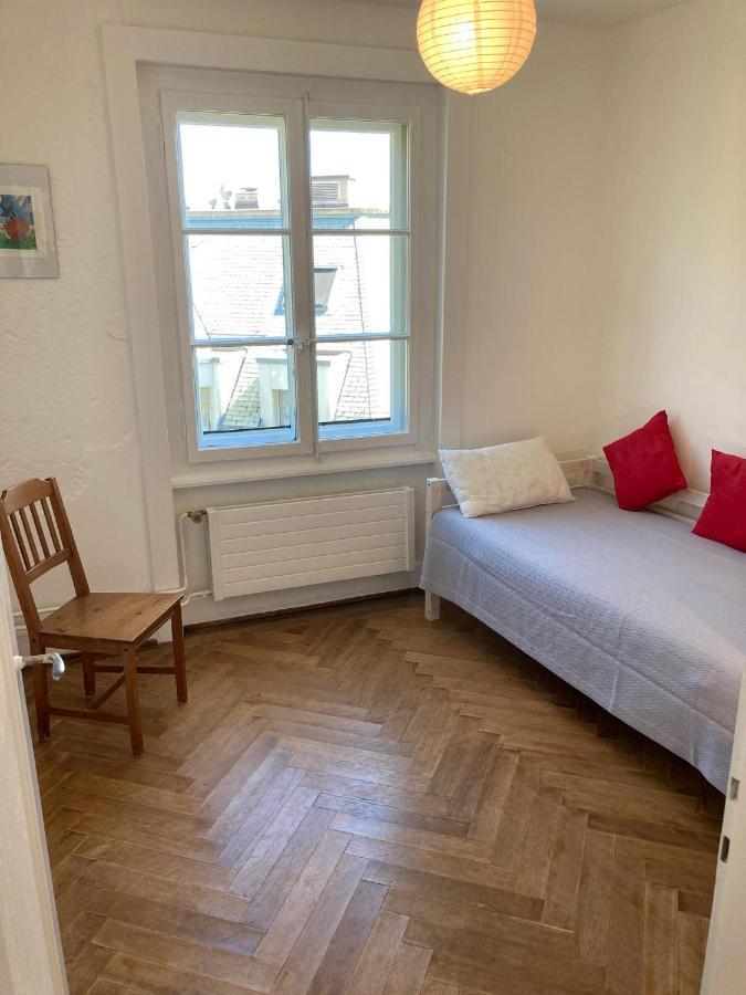 Charmant 2 pièces avec parking privé Lausana Exterior foto