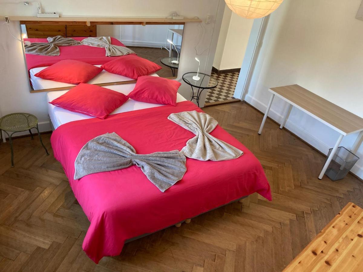 Charmant 2 pièces avec parking privé Lausana Exterior foto